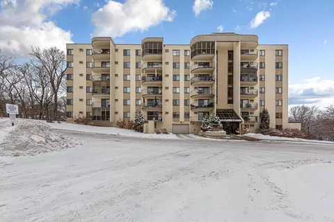 1111 Elway St #609, Saint Paul, MN 55116