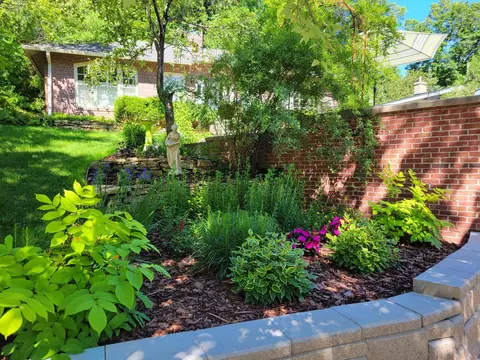 Exterior - 924 Central Ave, Red Wing, MN 55066 photo 4 of 14