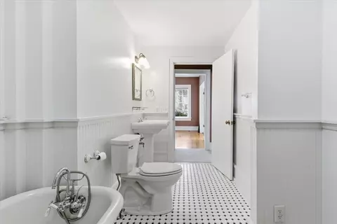 Bath - 924 Central Ave, Red Wing, MN 55066 photo 8 of 8