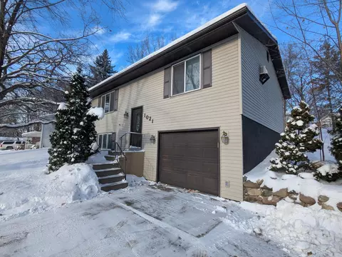 1021 5th St S, Sauk Rapids, MN 56379