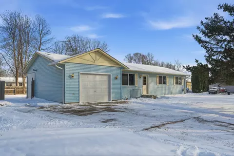530 Nelson Ct, Center City, MN 55012