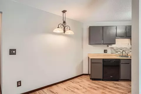 Kitchen - 1700 Four Oaks Rd #314B, Eagan, MN 55121 photo 2 of 2