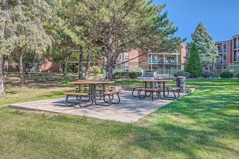 Exterior - 1700 Four Oaks Rd #314B, Eagan, MN 55121 photo 2 of 2