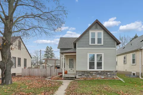 1052 Geranium Ave E, Saint Paul, MN 55106