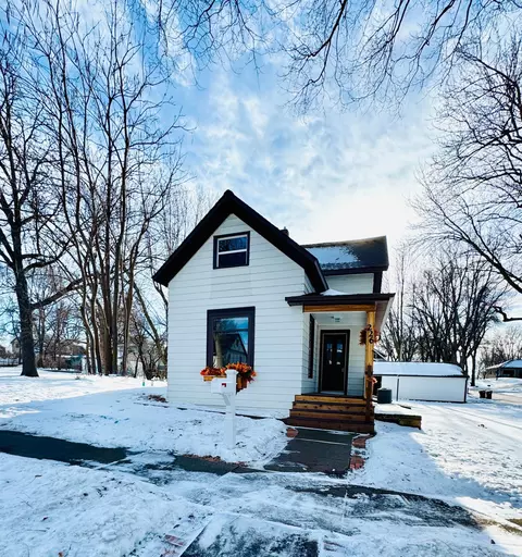 226 W Wyoming St, Redwood Falls, MN 56283