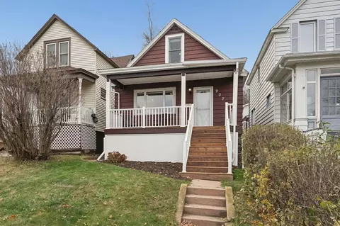 907 E 7th St, Duluth, MN 55805