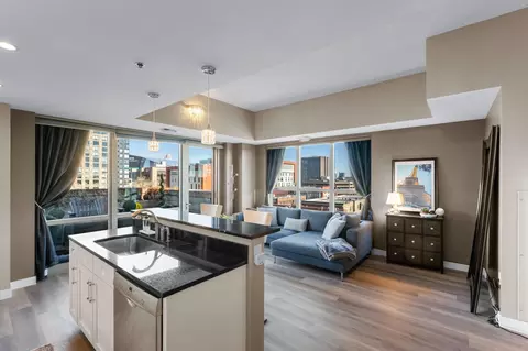 929 Portland Ave #604, Minneapolis, MN 55404