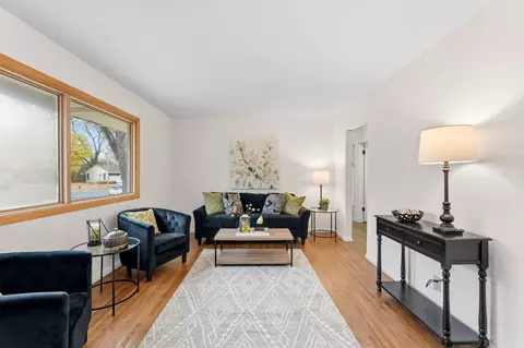 1114 W 80 12 St, Bloomington, MN 55420