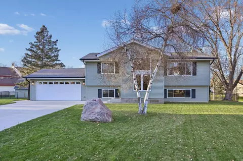 118 Crystal Ct, Montrose, MN 55363