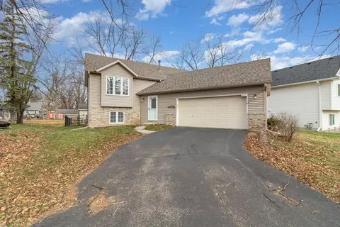 809 Spruce St, Farmington, MN 55024