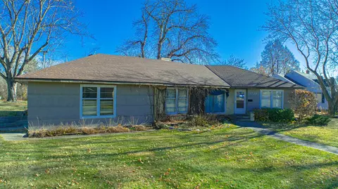 1724 Ford Ave N, Glencoe, MN 55336