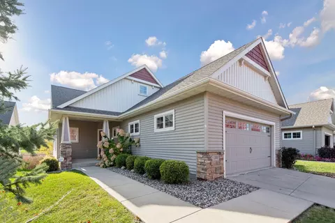 1360 Shadywood Ln, Waconia, MN 55387