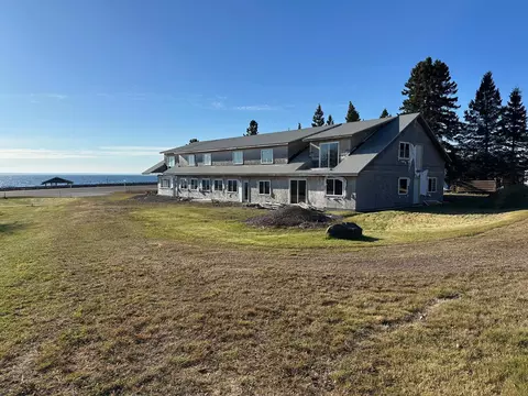 5119 N Shore Dr, Duluth, MN 55804