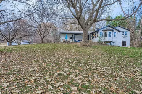 21581 Creekside Cir, Lakeville, MN 55044