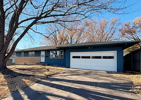 3101 Winnetka Ave N, Crystal, MN 55427