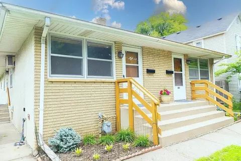 1611 Taylor Ave, Saint Paul, MN 55104