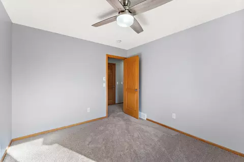 Bedroom - 5755 232nd St W, Faribault, MN 55021 photo 5 of 10