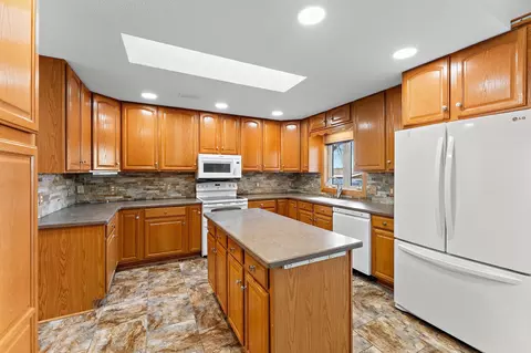 Kitchen - 5755 232nd St W, Faribault, MN 55021 photo 3 of 4