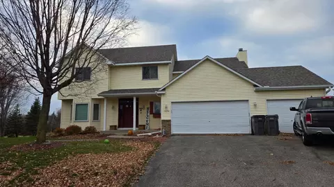 1412 Honeysuckle Ln, Waconia, MN 55387