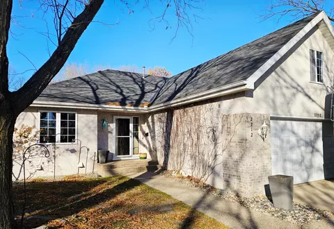 2212 10th Ave SE, Willmar, MN 56201