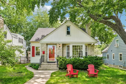 5529 Queen Ave S, Minneapolis, MN 55410