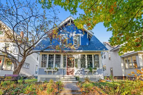130 Maria Ave, Saint Paul, MN 55106