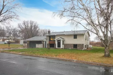401 Trilane Dr, Young America, MN 55397