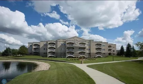 2501 30th Ave S #201, Fargo, ND 58103