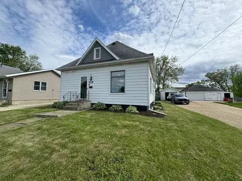 112 5th St NE, Stewartville, MN 55976