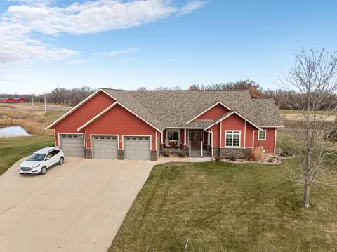 240 N Pond Dr, Jackson, MN 56143