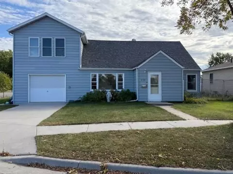 632 9th St N, Breckenridge, MN 56520