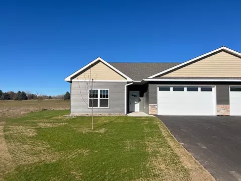 1203 Poppy Ct, New Richmond, WI 54017