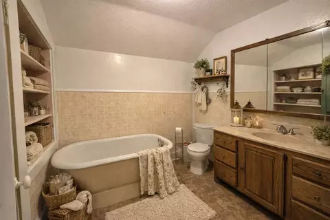 Bath - 109 3rd St E, Ada, MN 56510 photo 3 of 3