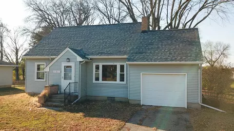 230 Main St, Green Isle, MN 55338