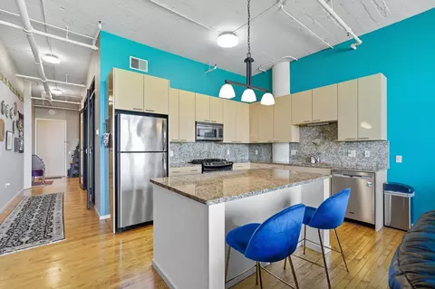 290 Market St #405, Minneapolis, MN 55405