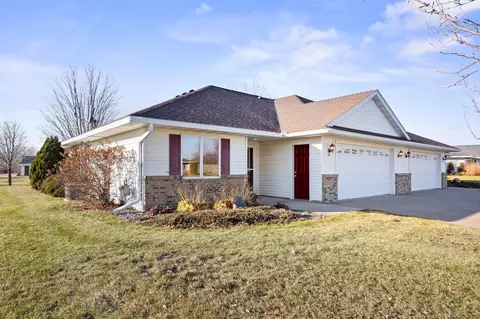 417 Circle View Dr, Dassel, MN 55325