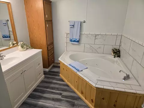 Bath - 4570 Pine Point Dr NW, Walker, MN 56484 photo 1 of 2
