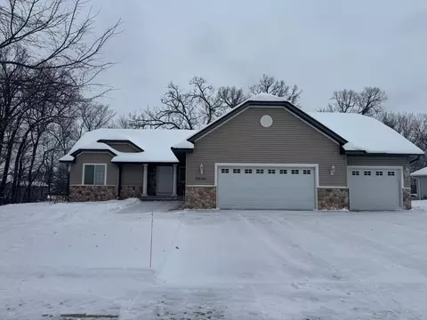 38161 Fieldstone Dr, North Branch, MN 55056