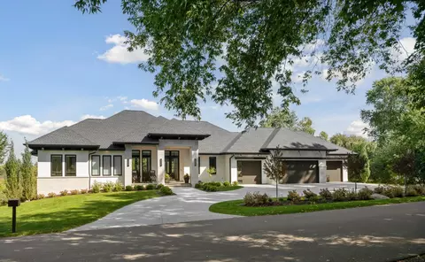 460 Indian Hill Rd, Chanhassen, MN 55317