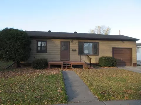 2213 5th Ave S, Fargo, ND 58103