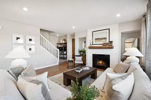 811 Foxglove Ter, Waconia, MN 55387