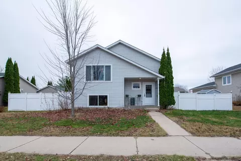 1006 Wettergren St, Saint Peter, MN 56082