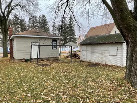 Exterior - 1206 12th St NW, Austin, MN 55912 photo 2 of 2