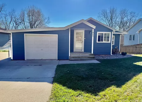863 W Burns Valley Rd, Winona, MN 55987