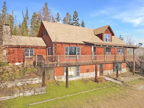 5241 Reider Memorial Dr, Silver Bay, MN 55614