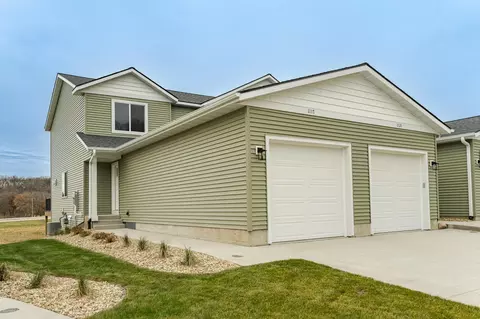 1117 Century Village Ln NE, Rochester, MN 55906