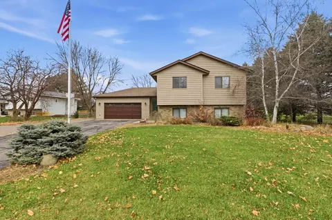 5707 Cardinal Ct, Saint Cloud, MN 56303