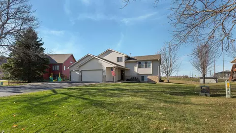 9165 Fieldcrest Cir, Monticello, MN 55362