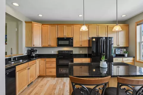 1945 Commonwealth Blvd #5, Chanhassen, MN 55317