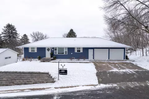 309 Hilltop Dr, Goodhue, MN 55027